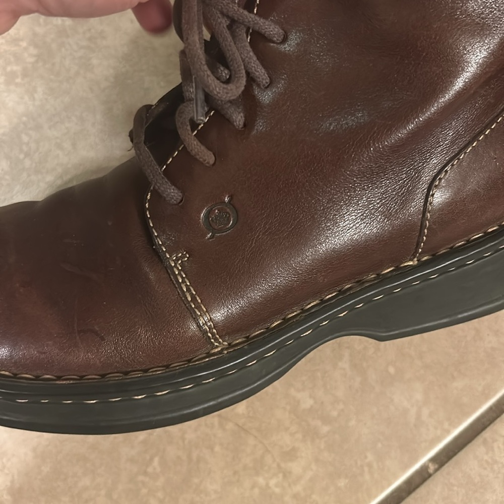 Born 7.5 women’s Brown Leather Boots - Picture 3 of 8